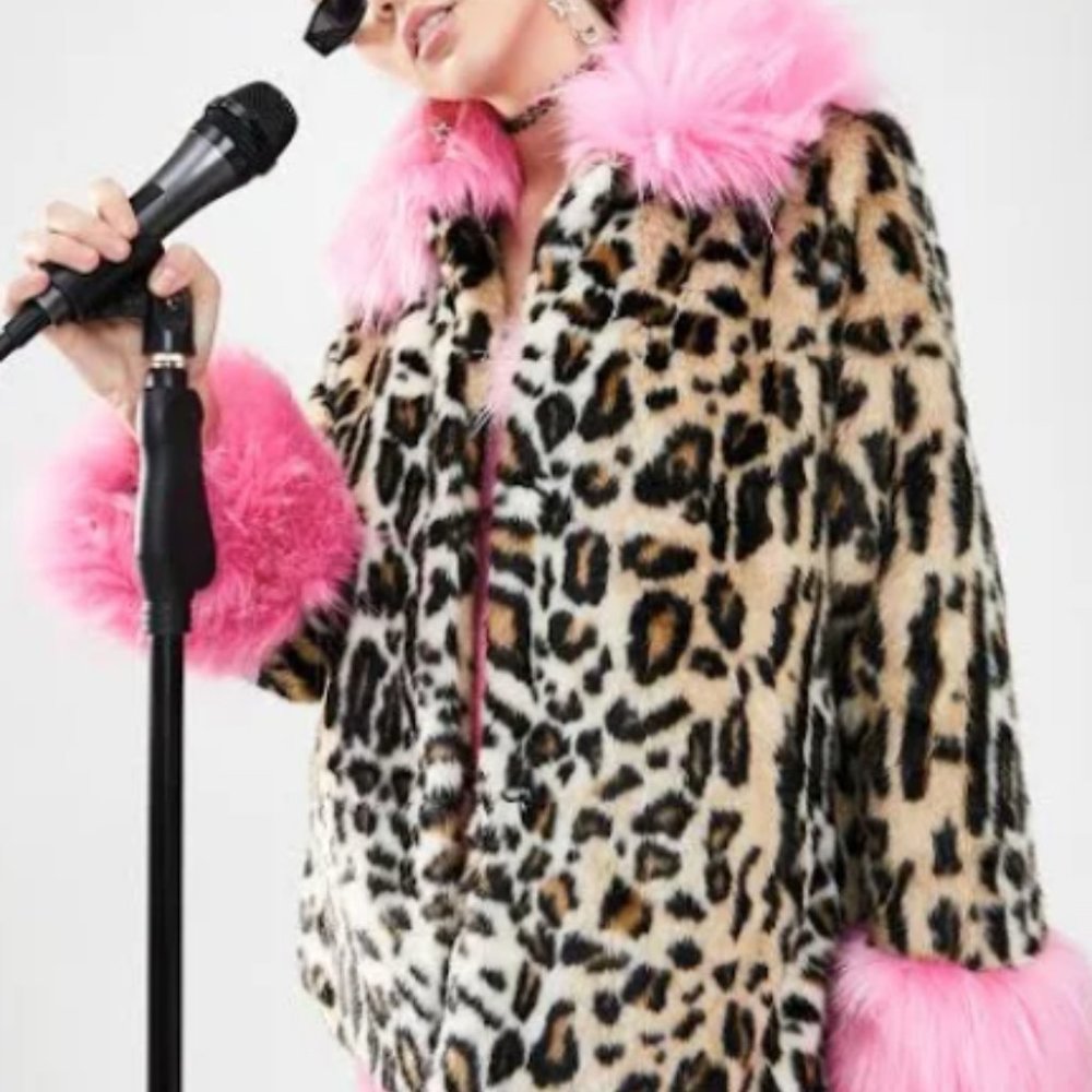 SASS ATTACK FAUX FUR COAT by delias